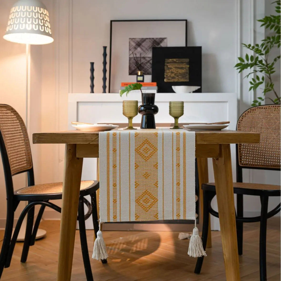Wholesale Black and White Handmade Cotton Woven Fabric Home Decoration Dining Table Runner and Placemat Set