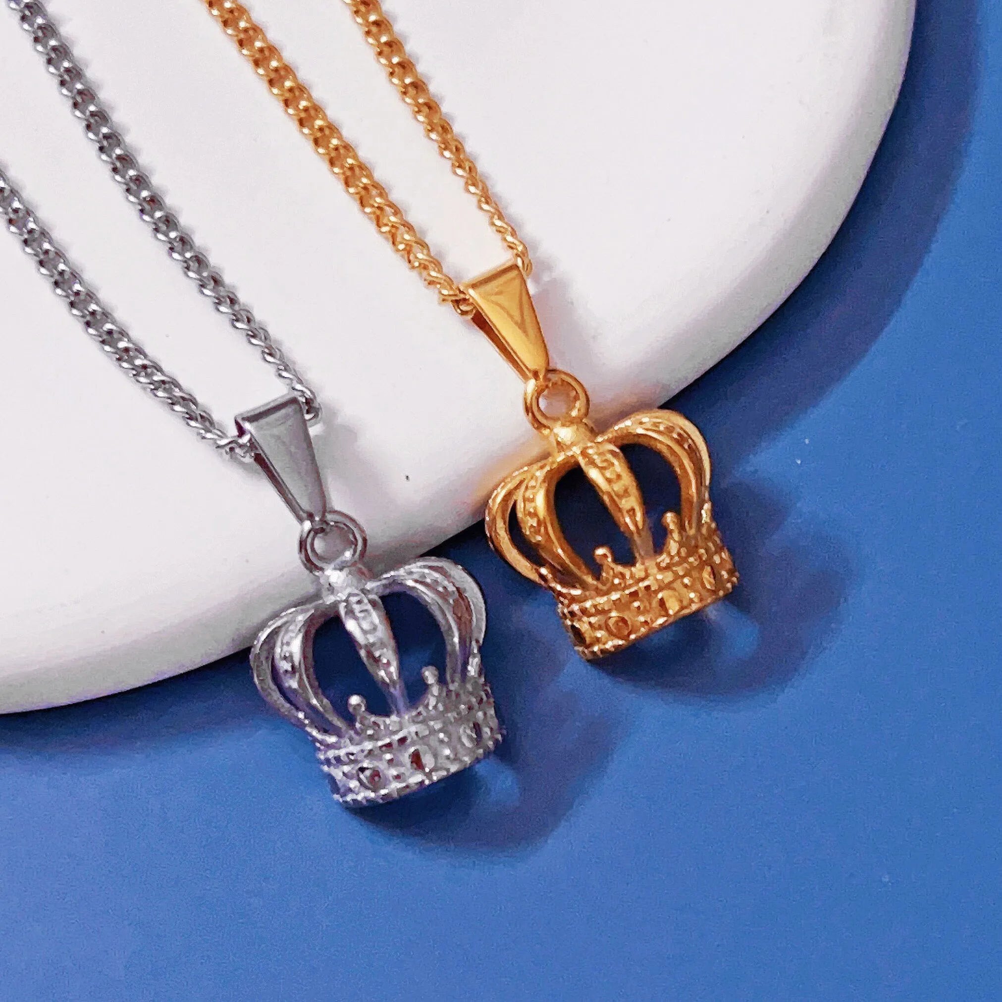 Fashion Women Jewelry Charms Gift Crown Pendant Necklace 18k Gold Plated My Queen Crown Necklace for Mom Women