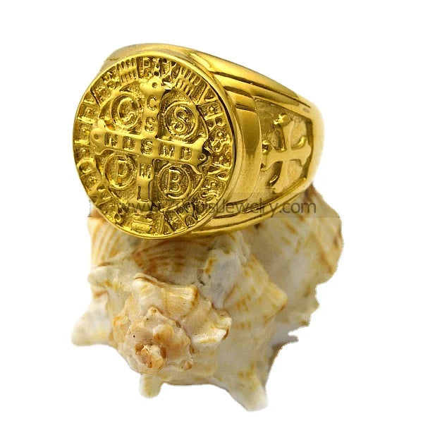 Royal Gold Plating Round Signet Ring Vintage Style Engraved Casting Jewelry with English Letters Stainless Steel Cluster Rings