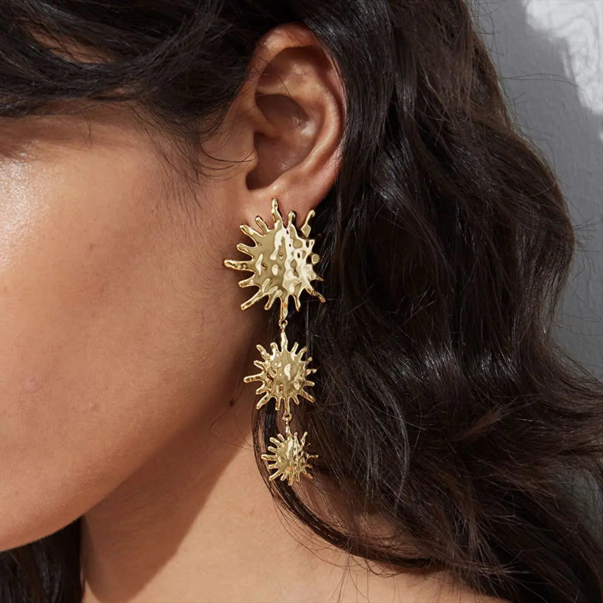 2025 New Design Stainless Steel 18K Gold Plated Jewelry Gift Sun Shape Texture Flower Pendant Earrings Women Clean Jewelry