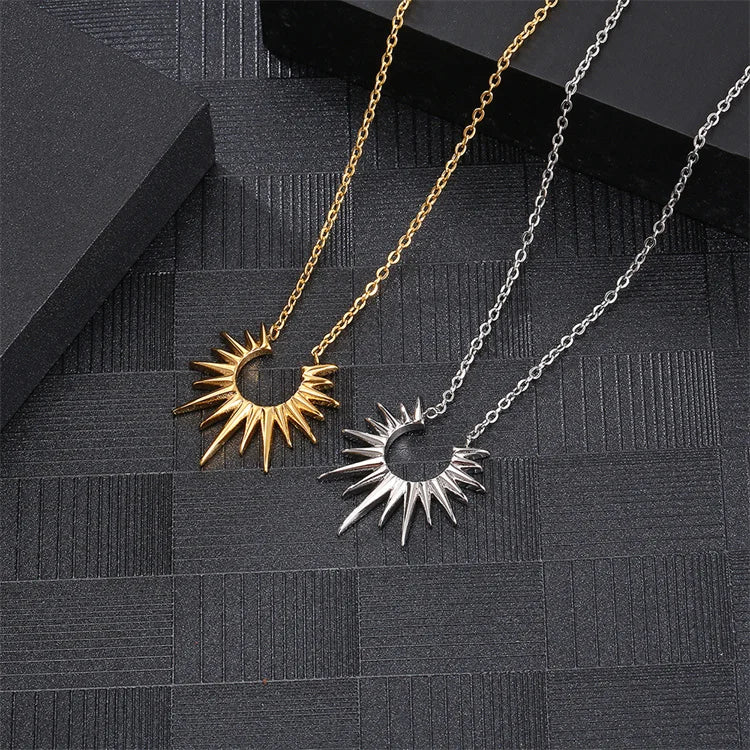 New Design 18k Gold Plated Stainless Steel Necklace Sun Shape Pendant Necklace for Women