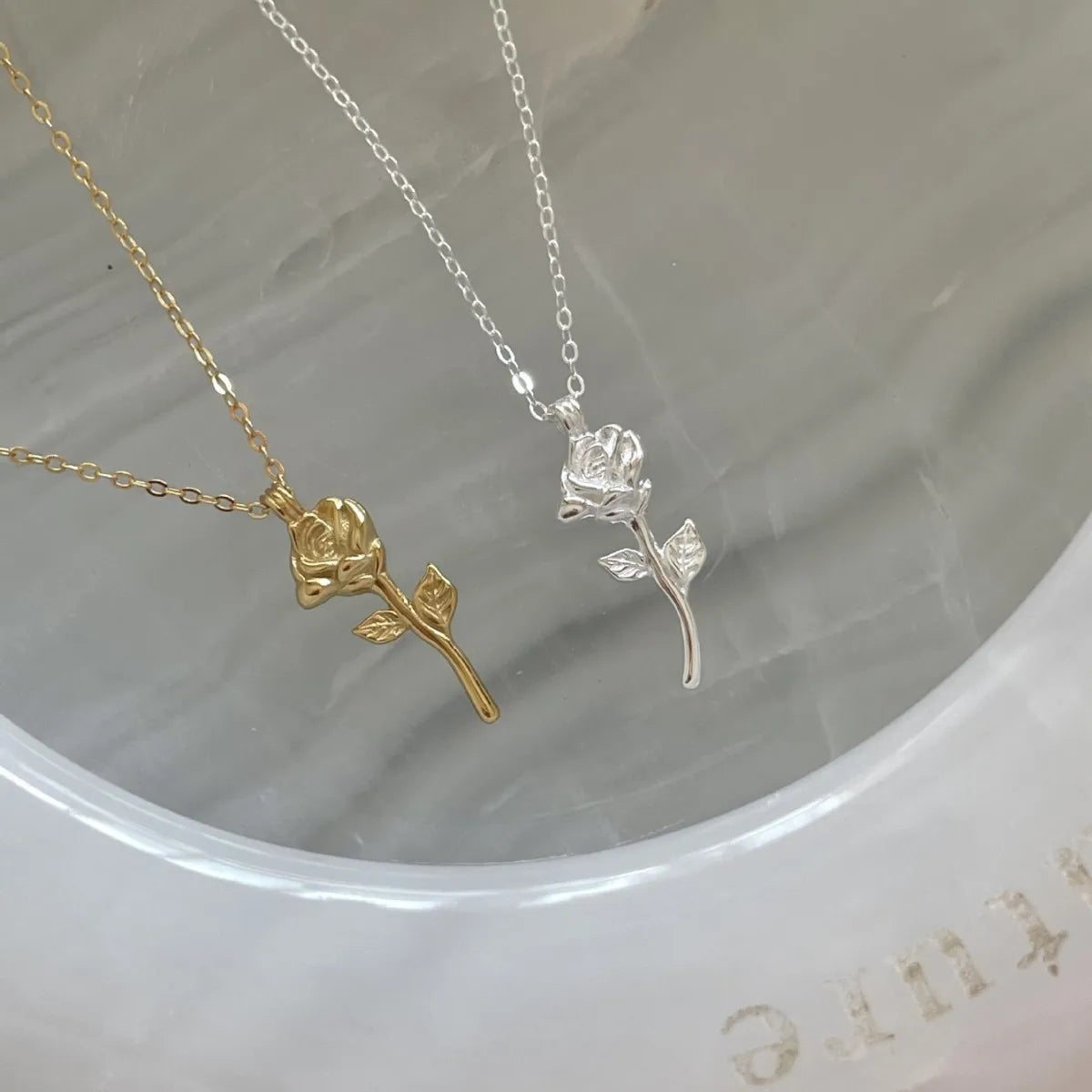 Minimalist 18K Gold Plated Rose Necklace 925 Sterling Silver Rose Flower Pendant Necklace