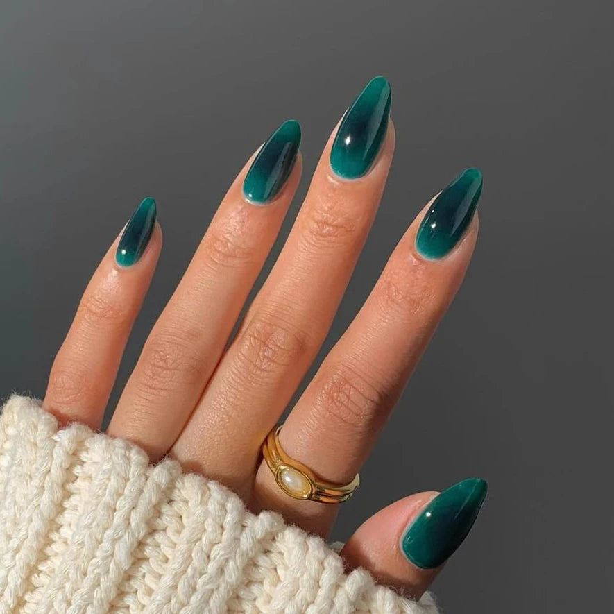 Private Label Almond Luxury Fake False Nails Set Wholesale Custom Design Soft Gel Luxury Green Press on Nails With Ombre Center