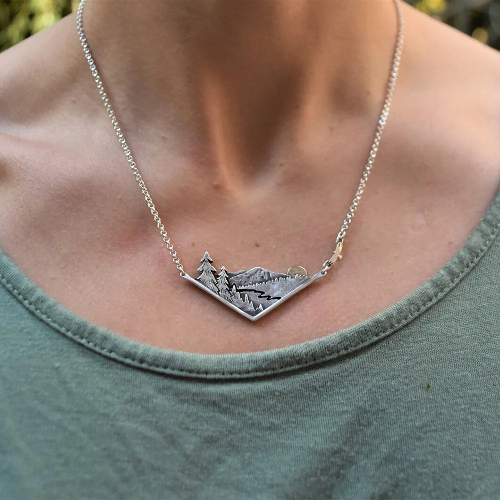 Vintage Design Mountain Forest Sunset Pendant Necklace Titanium Steel Sunset Valley Charm Necklace for Outdoor Sports Lovers