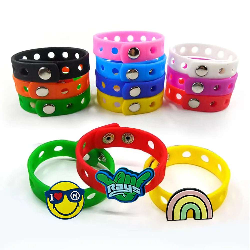 Promotional Adjustable Christmas Ornaments Design Soft PVC Rubber Wristband Shoes Charms for Kids PVC Bracelet Gift Accessories
