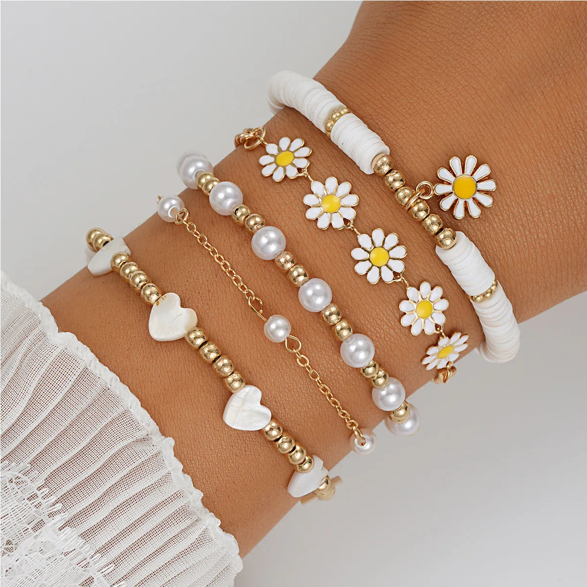 5 PCS Daisy Flower Bracelet Set Vintage Imitated Pearl Handmade Women's Elegant Versatile Gold Beads Heart Bracelet Jewelry Gift