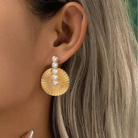 Punk Baroque Pearl Circle Fan Shape Drop Earrings for Women Gold Color Smooth Metal Stud Earrings Jewelry