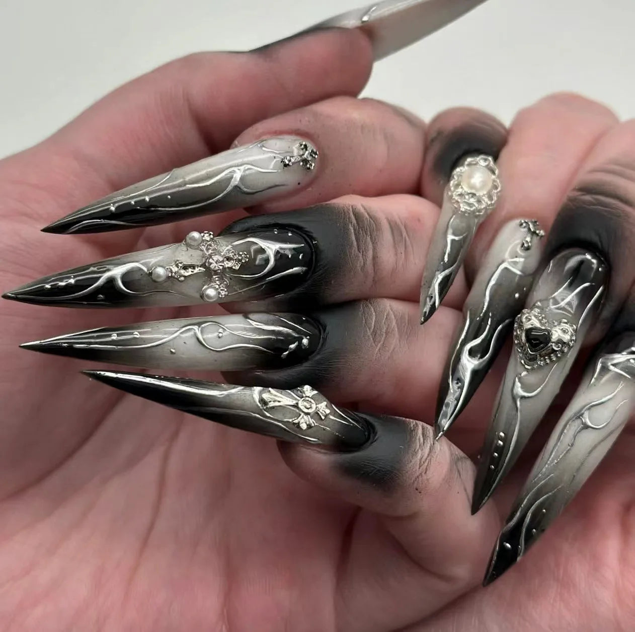 24 Pcs Dark Spicy Girl Wears Coffin-shaped Black OmbrÃ© and Silver Fire Design Acrylic Press on Nails Customize False Nails 3469