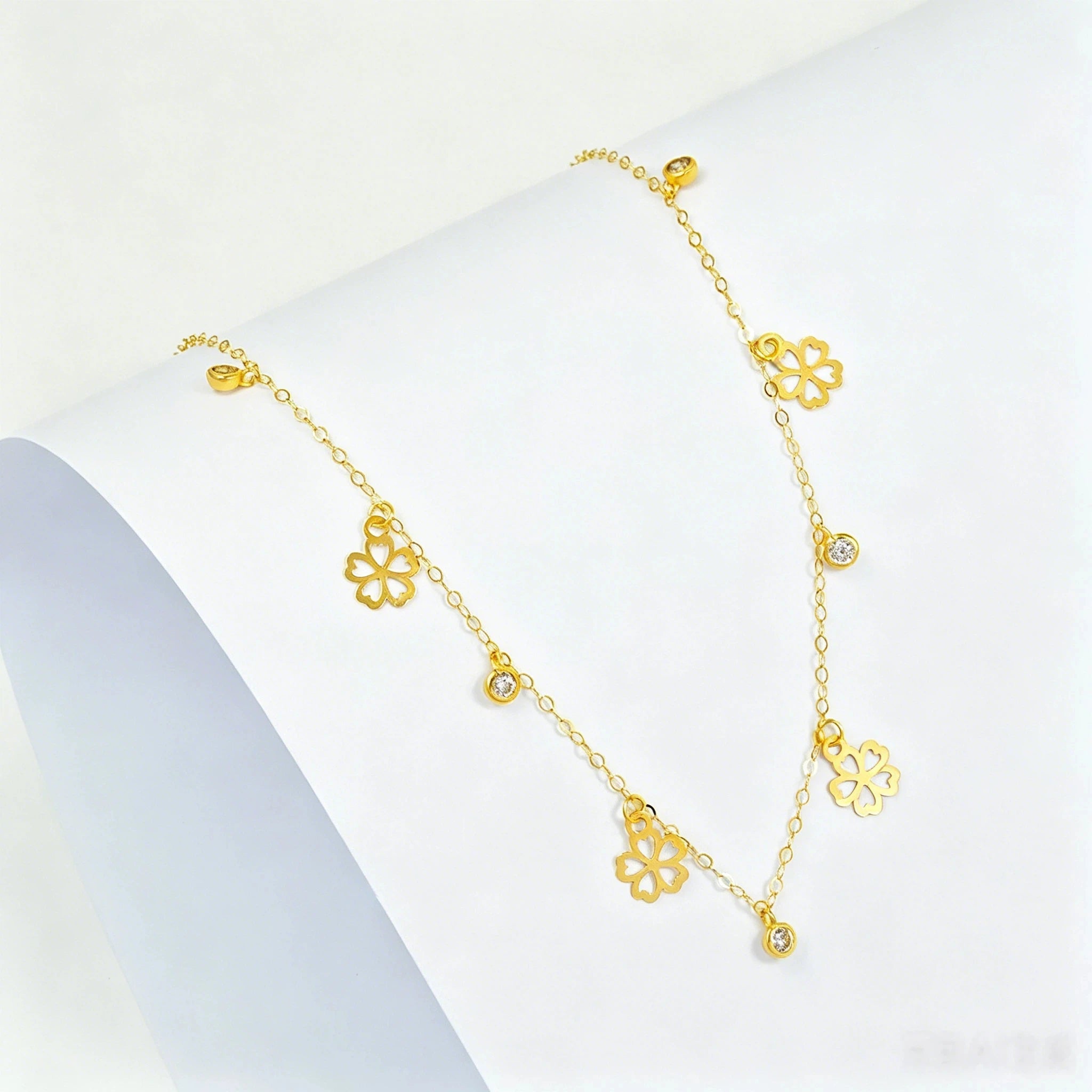 Designer Au750 Gold Lucky Clover Bracelet Ankle Charm Bracelet for Women Four Leaf Flower Hand Chain with Diamond Fine Jewelry