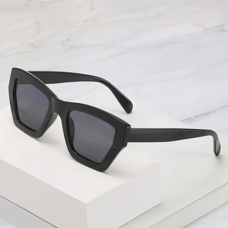 Qmoon Square Frame Transparent Pink Sun Glasses Shades Classic Sun Glasses Uv400Women Sunglasses Trendy for Women
