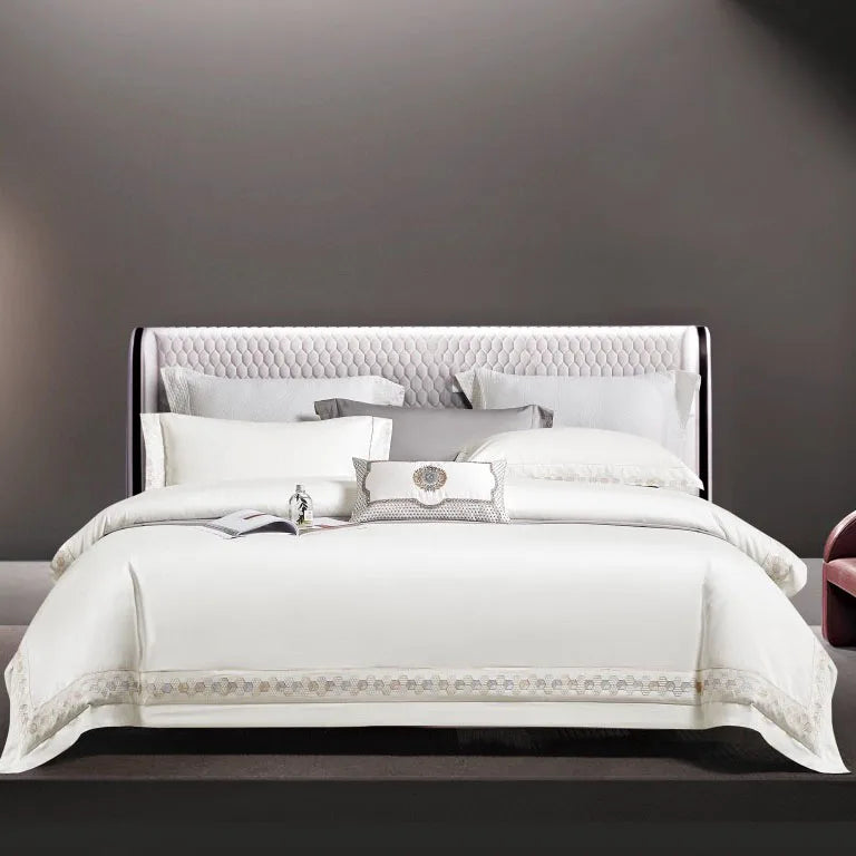 Wholesale Luxury 100% Cotton White king Size Bedsheets Beautiful Duvet Cover Embroidery Bedding Set