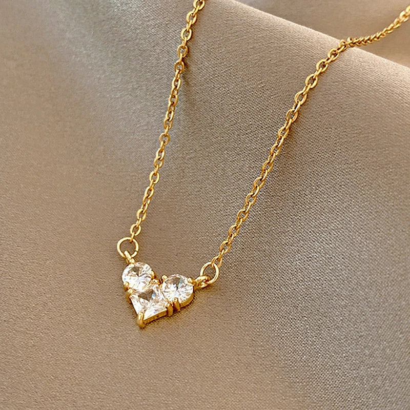 Popular Elegant Collarbone Chain Light Luxury Gold Plated Accessories Fashion Heart Zircon Pendant Necklace Gifts for Women