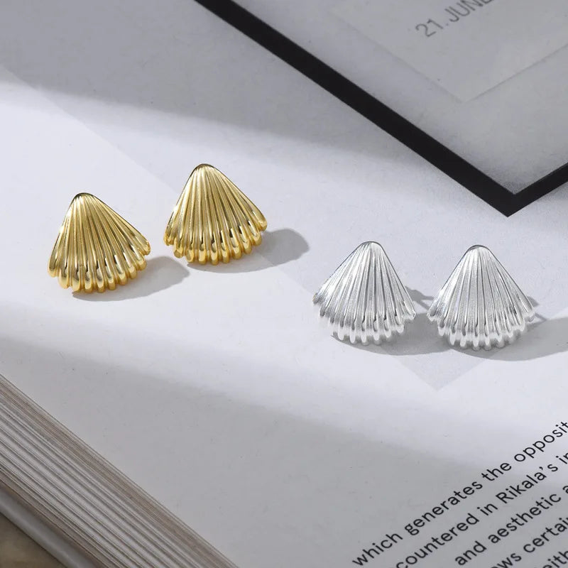 Personalized 925 Sterling Silver Gold Plating Cute Conch Stud Earrings for Women Wholesale