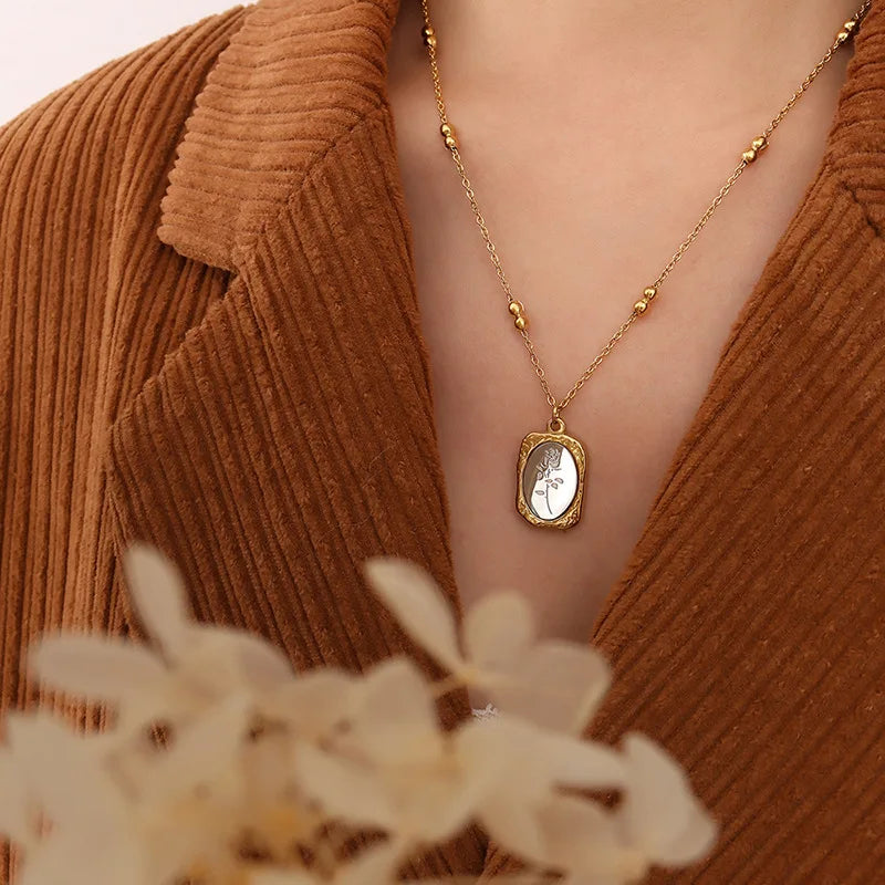 New Elegant Design France Stylish Rose Flower Pendant 18K Gold Plated Stainless Steel Choker Necklace for Women