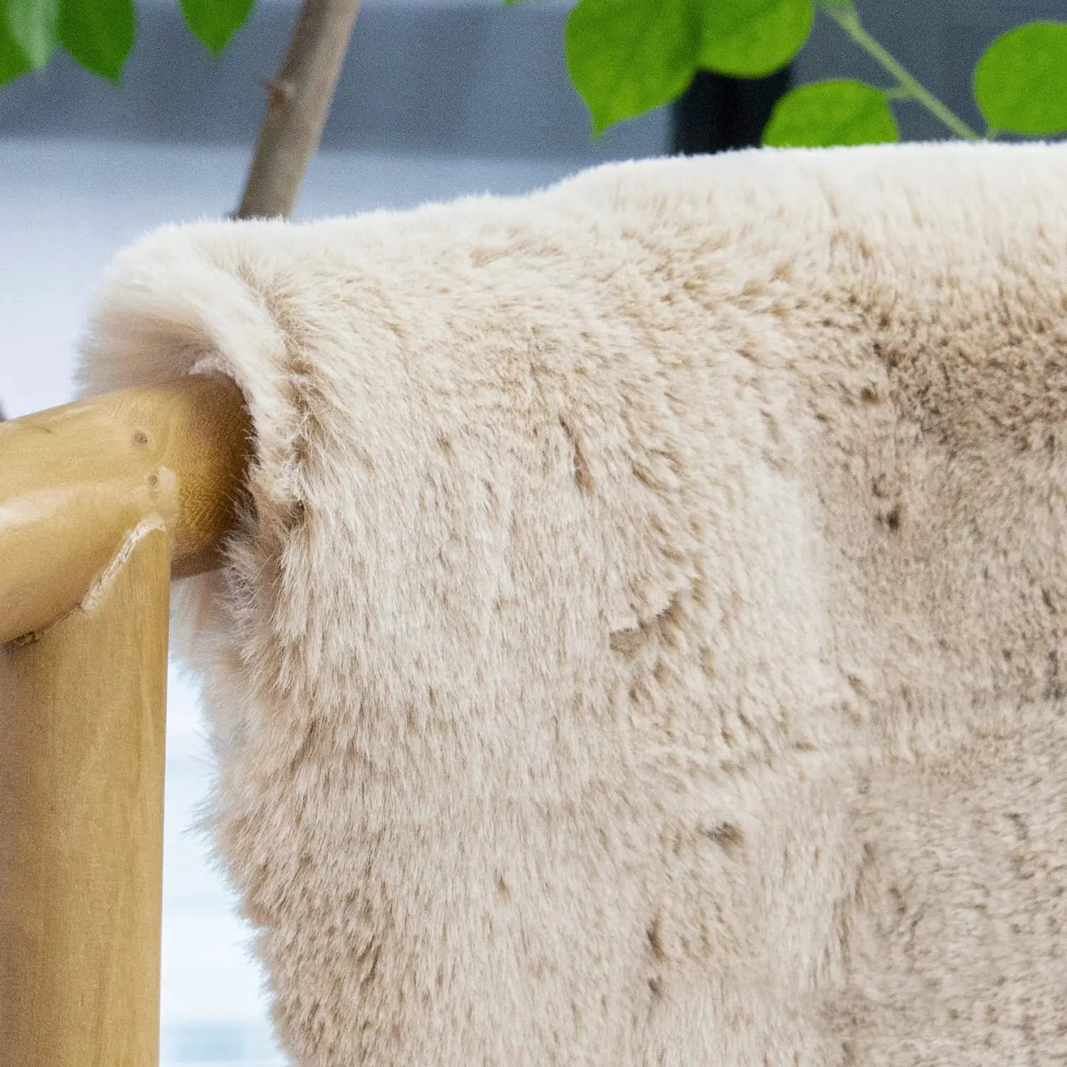 Modern Reversible Faux Rabbit Fur Rug Machine Washable Area Rugs for Bedroom Living Room Plush Pile Height for Bathroom