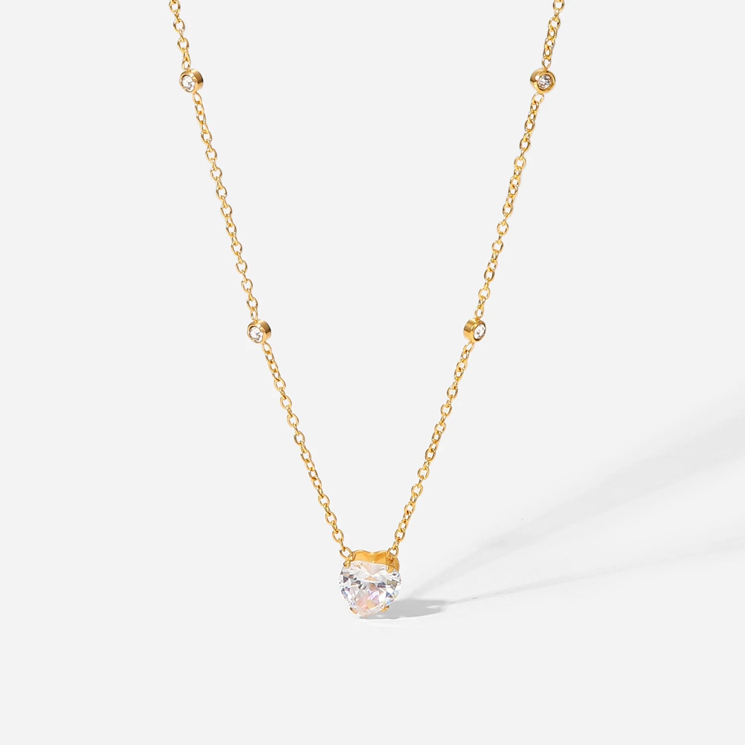 Romantic White Heart-shaped Zircon Pendant Necklace Stainless Steel Gold Plated Thin Chain