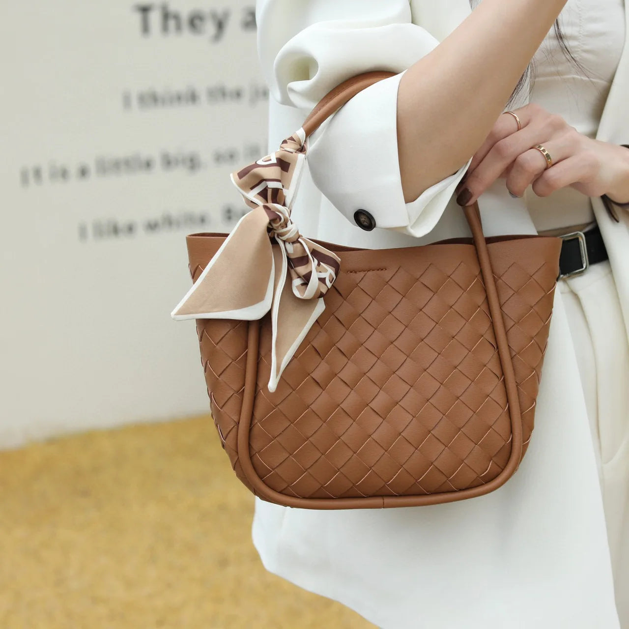 Women's Luxury Genuine Cowhide Leather Hand-Woven Crossbody Shoulder Bag Brand Bag with Blank Logo Casual Tote Design