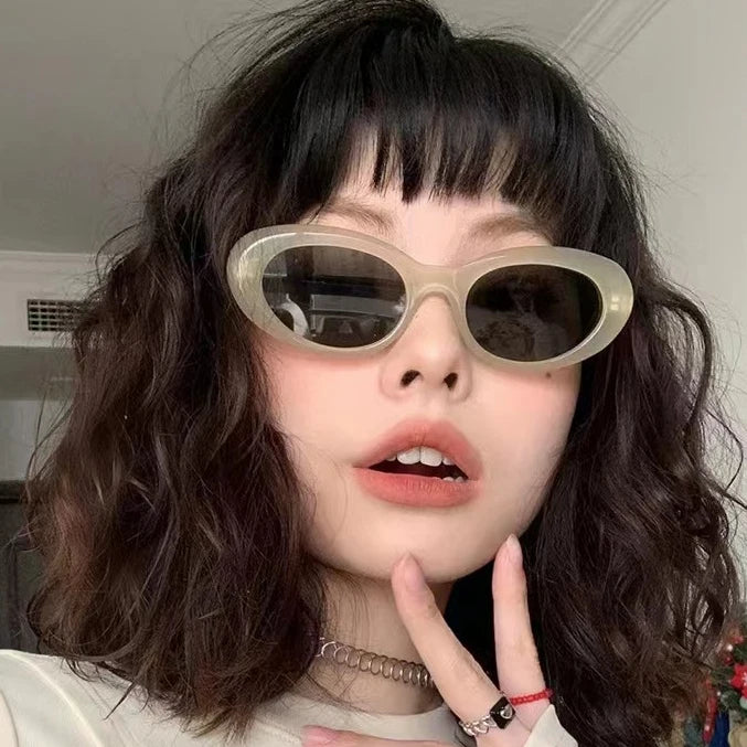 Unisex Retro Sunglasses New Fashion Trend with Clear Lens Customized Logo Style in Black and Blue Frame for Men and Women