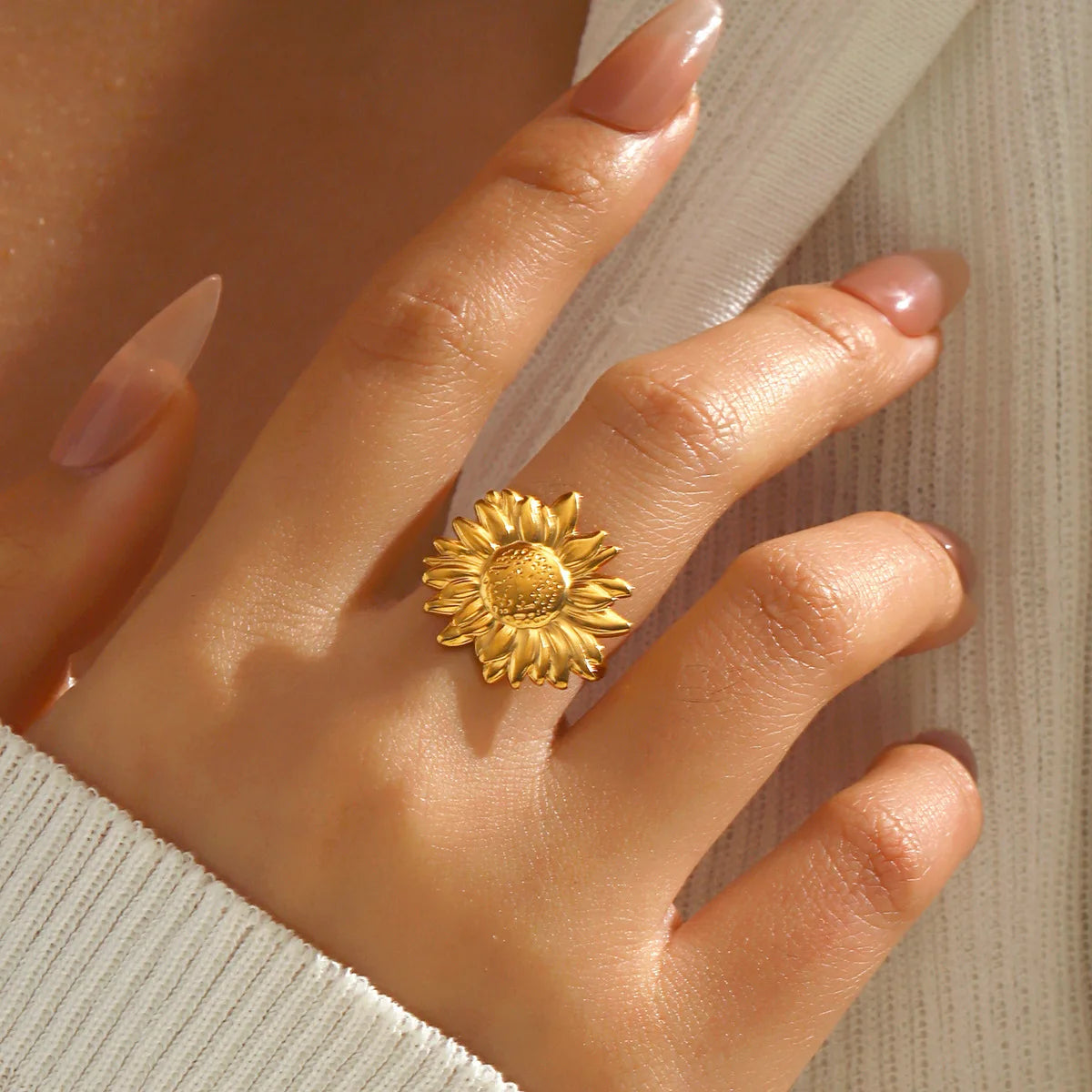 Fashionable Sunflower Stainless Steel Ring Female Niche Popular Flower Titanium Steel Ring Wholesale
