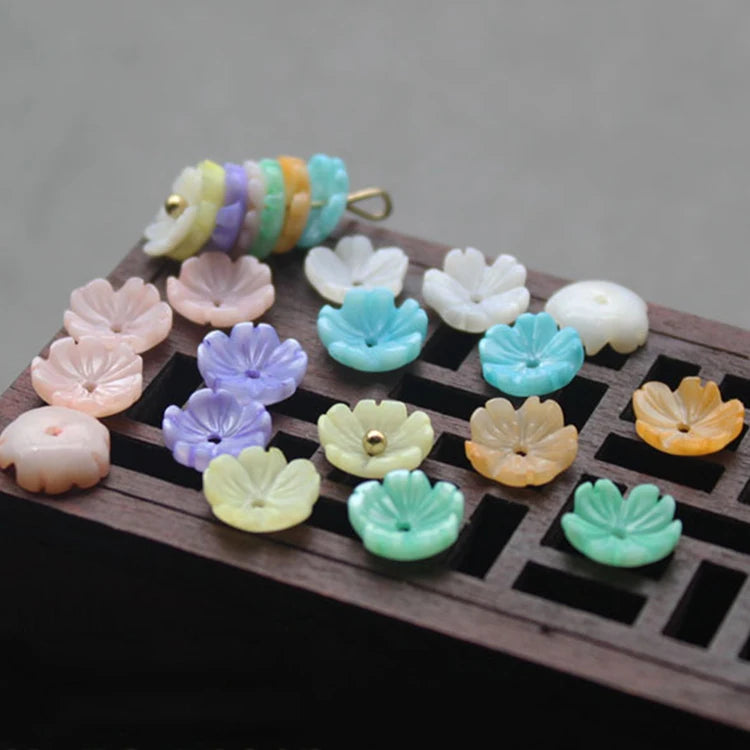 8mm Natural Pearl Shell Beads Hand Craved Flower Shape Mother of Pearl Discs Beads for Jewelry Making
