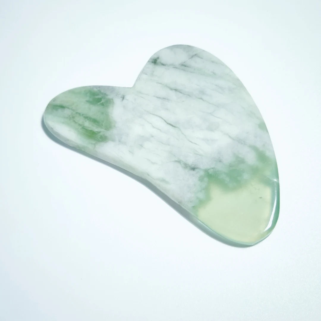 Huiying Top selling Xiuyan Jade guasha tool heart shape with green good for health