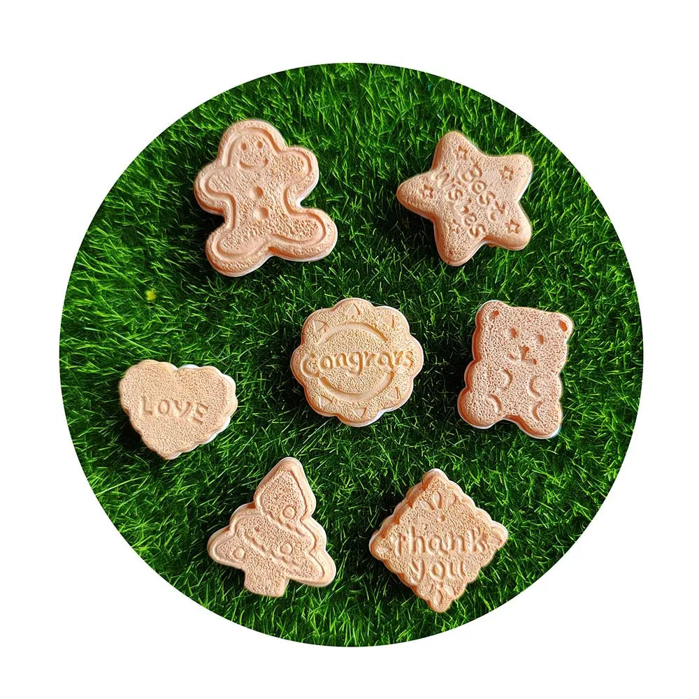 Xmas Accessories Flat Back Resin Cookies with Star Heart Bear Shape Little Biscuits Craft for Party Decoration Diy Charms