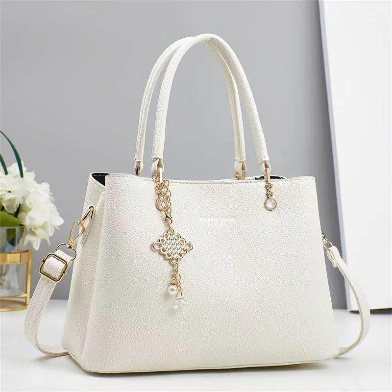 Factory In-Stock High-End Women's Handbag Large Capacity Crossbody Shoulder Bag 22132 Model with Polyester Lining Made from PU