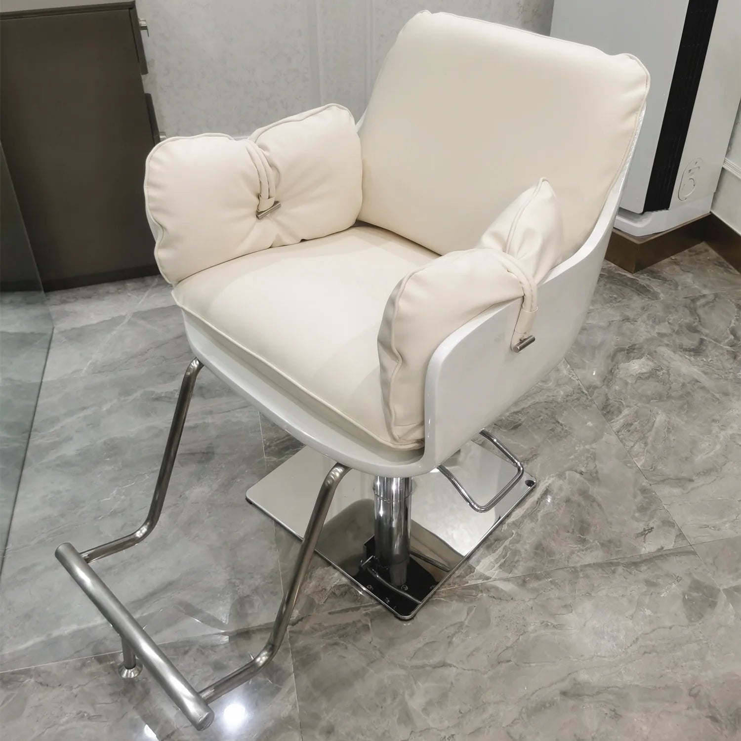 Luxury Style Barbershop Furniture Salon Hair Equipment Antique White Modern Hairdressing Chairs Gold Beauty Salon Chair