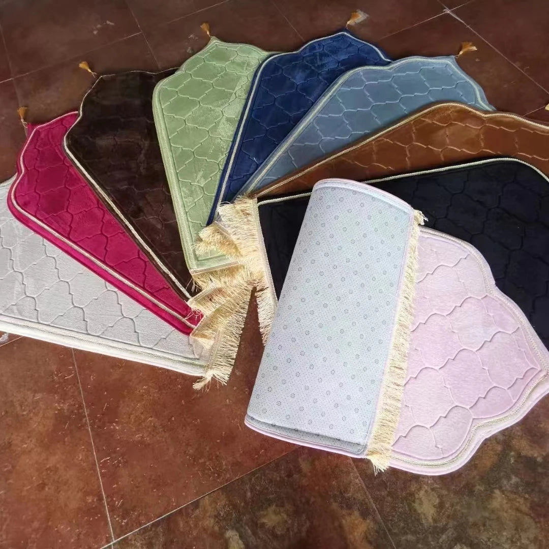 Flannel Material Embossed Design Islamic Thick Door Muslim Rug Prayer Mats