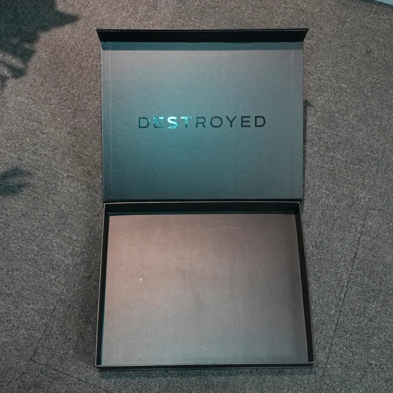 Customize Custom UV Spot Embossed Logo Folding Foldable Luxury Rigid Magnetic Gift Clothes Box