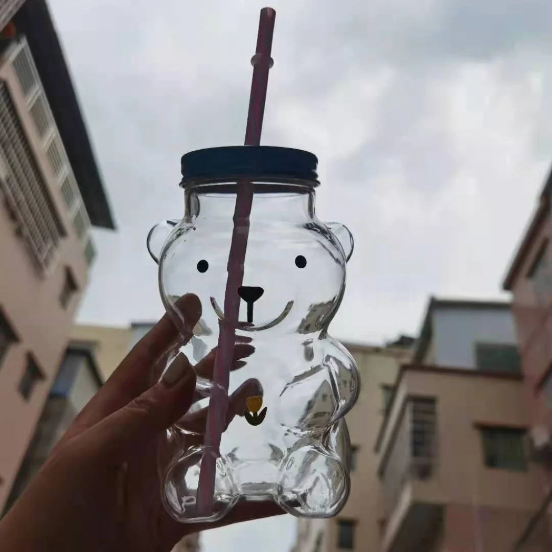 New Stock Cute Bear Shape Glass Cup 20oz 590ml Green Hat Bottles Beer Custom logo Glasses Teddy Bear Glass Bottle with Lid Straw