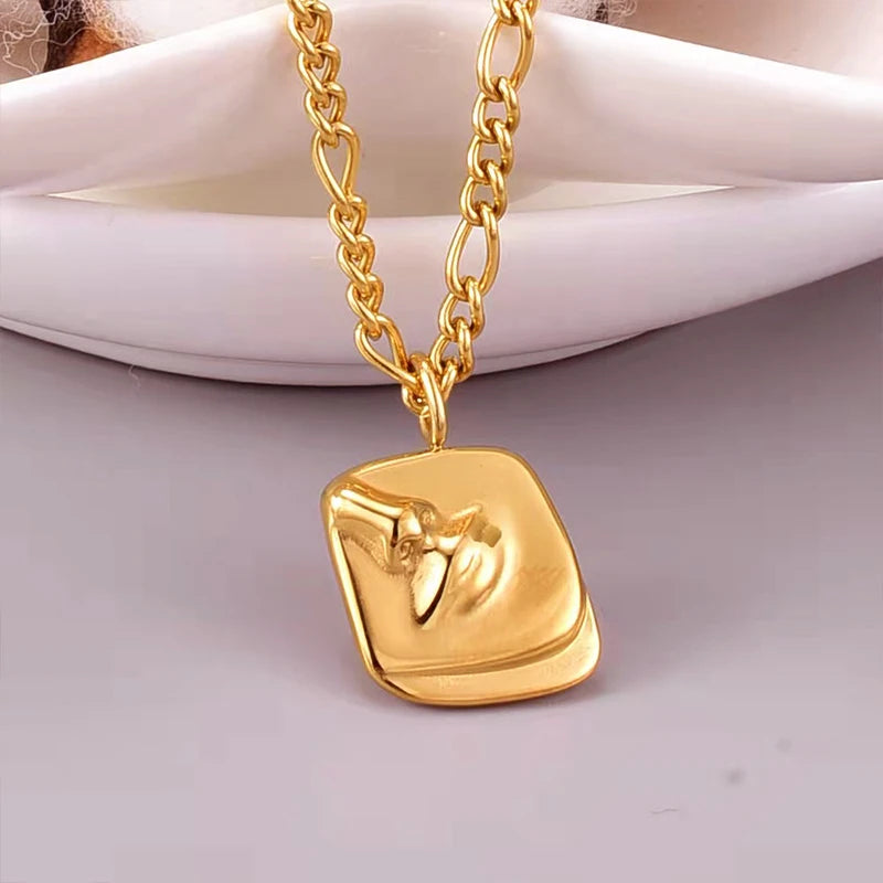 2024 New Gold Color 3D Female Body Pendant Necklaces Abstract Square Half Face Necklaces for Women Vintage Titanium Steel