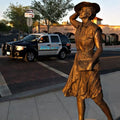 High Quality Modern Bronze Western Lady Sculpture with Lost Wax Casting Customizable and Polished Statue