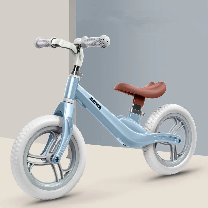 Factory Price Sale on Latest Kids Walker Bicycle Children Balance Toys Bike with Magnesium Alloy Fork
