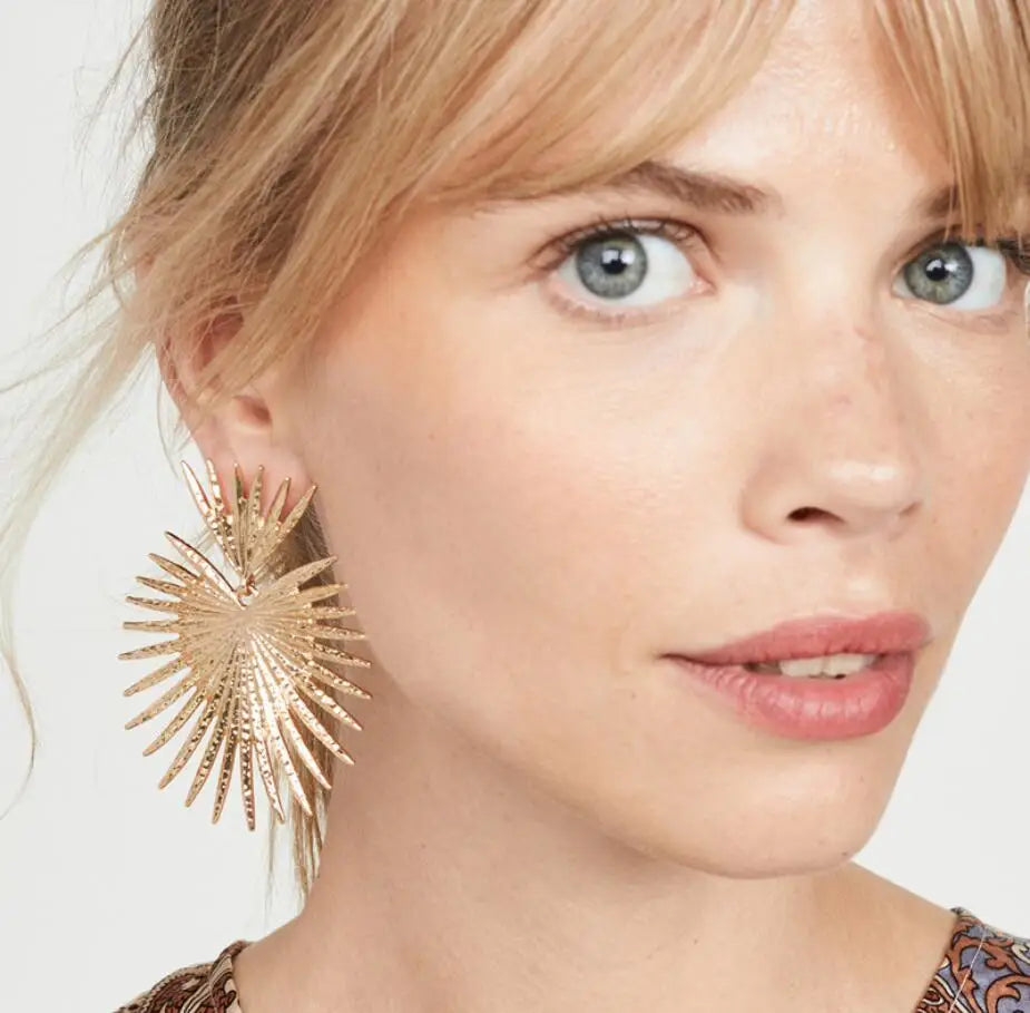 Wholesale New Trendy Women Heart Shape Earrings Exaggerated Gold Exaggerated Statement Earrings