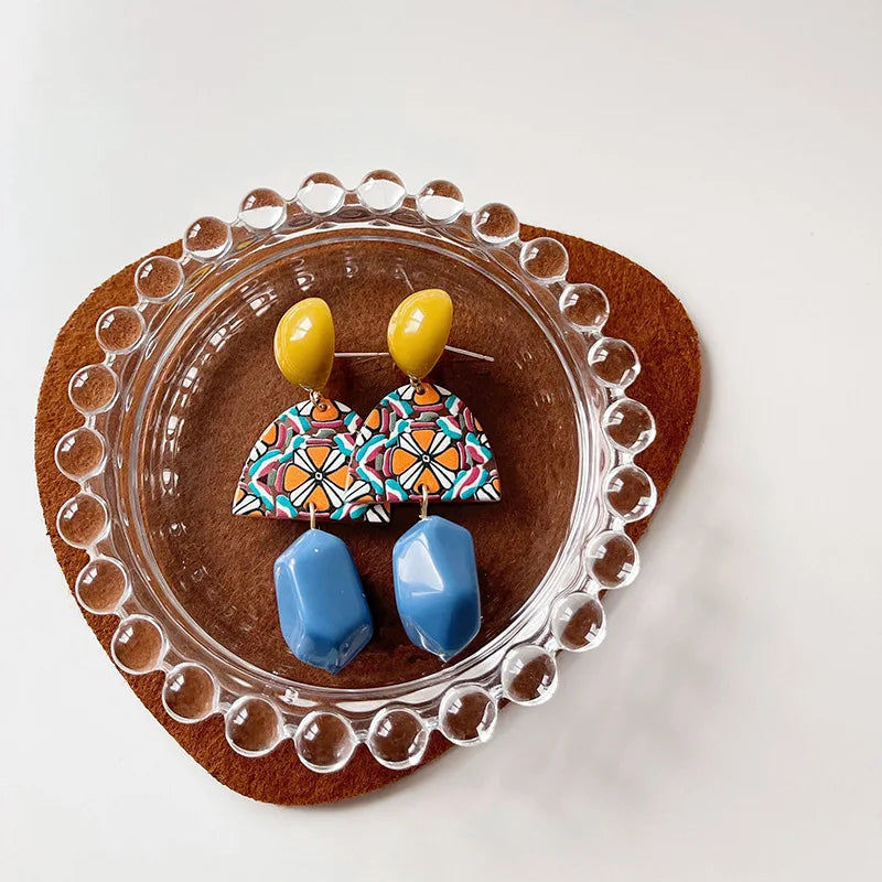 Orecchini in Resina Acrilica Korean Style Unique Blue Beaded Drop Earrings Cute Irregular Geometric Long Acrylic Resin Earrings