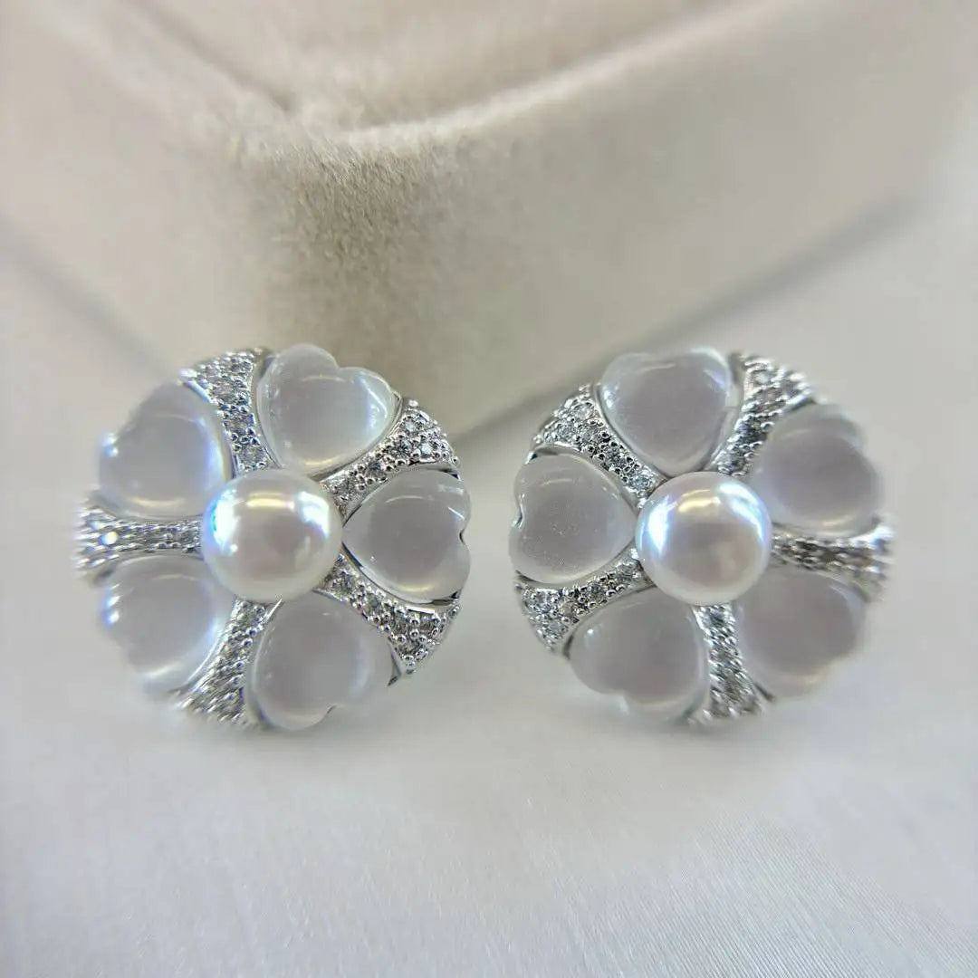 New S925 Sterling Silver Ear Pins Small Fragrance Heart-Shaped Earrings Paired with 5-6mm Natural White Bread Pearl for Girls