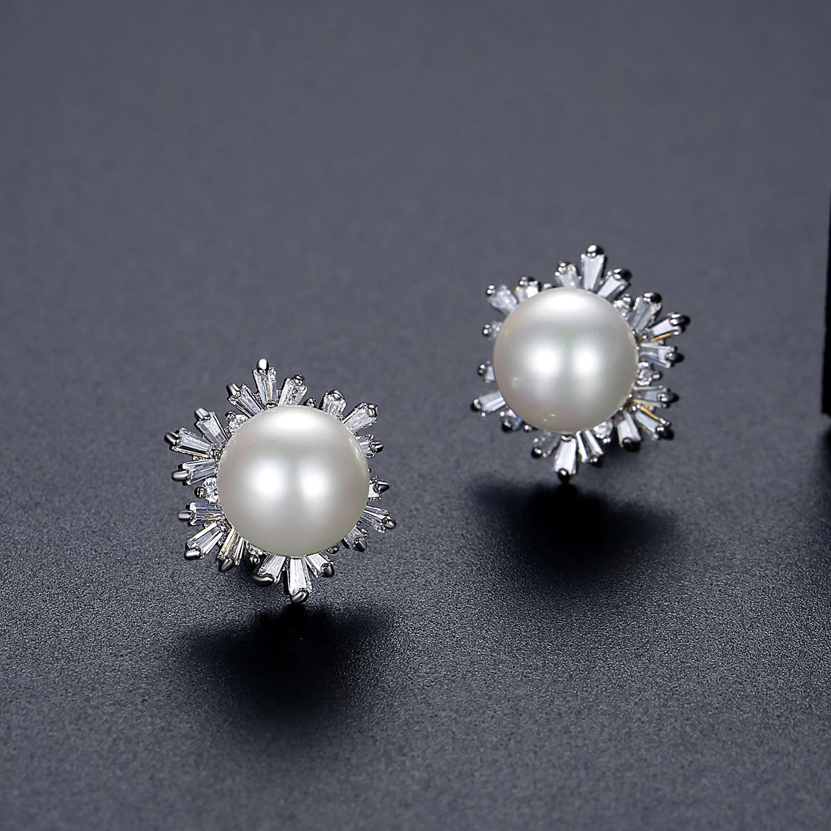 LUOTEEMI Young Woman Female Fashion Jewelry CZ Stones Snowflake & Pearl Lovely Cute Stud Earrings