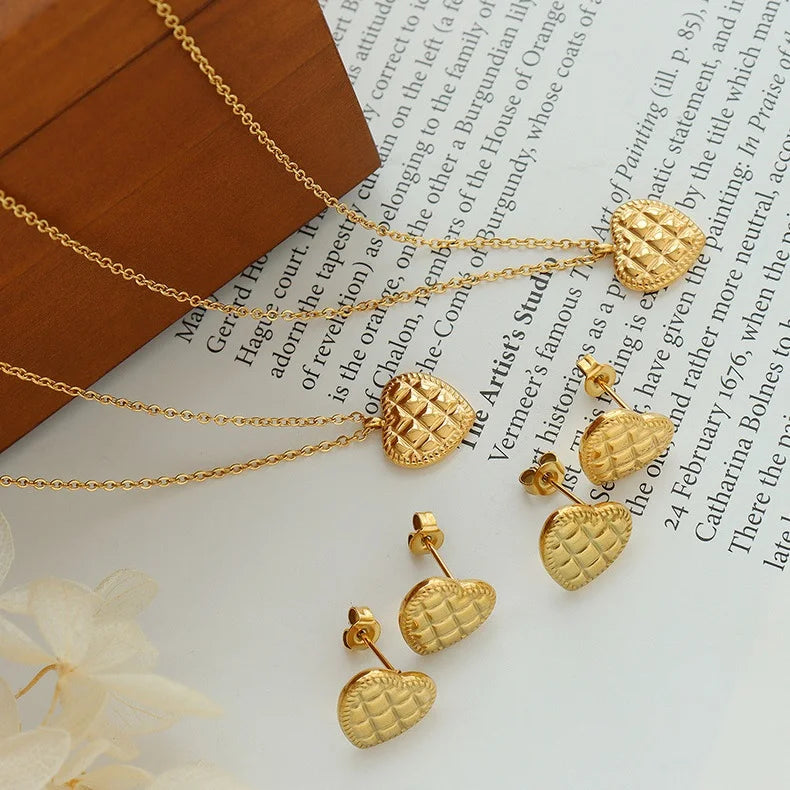 Stainless Steel Bump Texture Love Shape Stud Earrings Necklace 18k Gold Heart Pendant Necklace Collier Acier Inoxydable Bijoux
