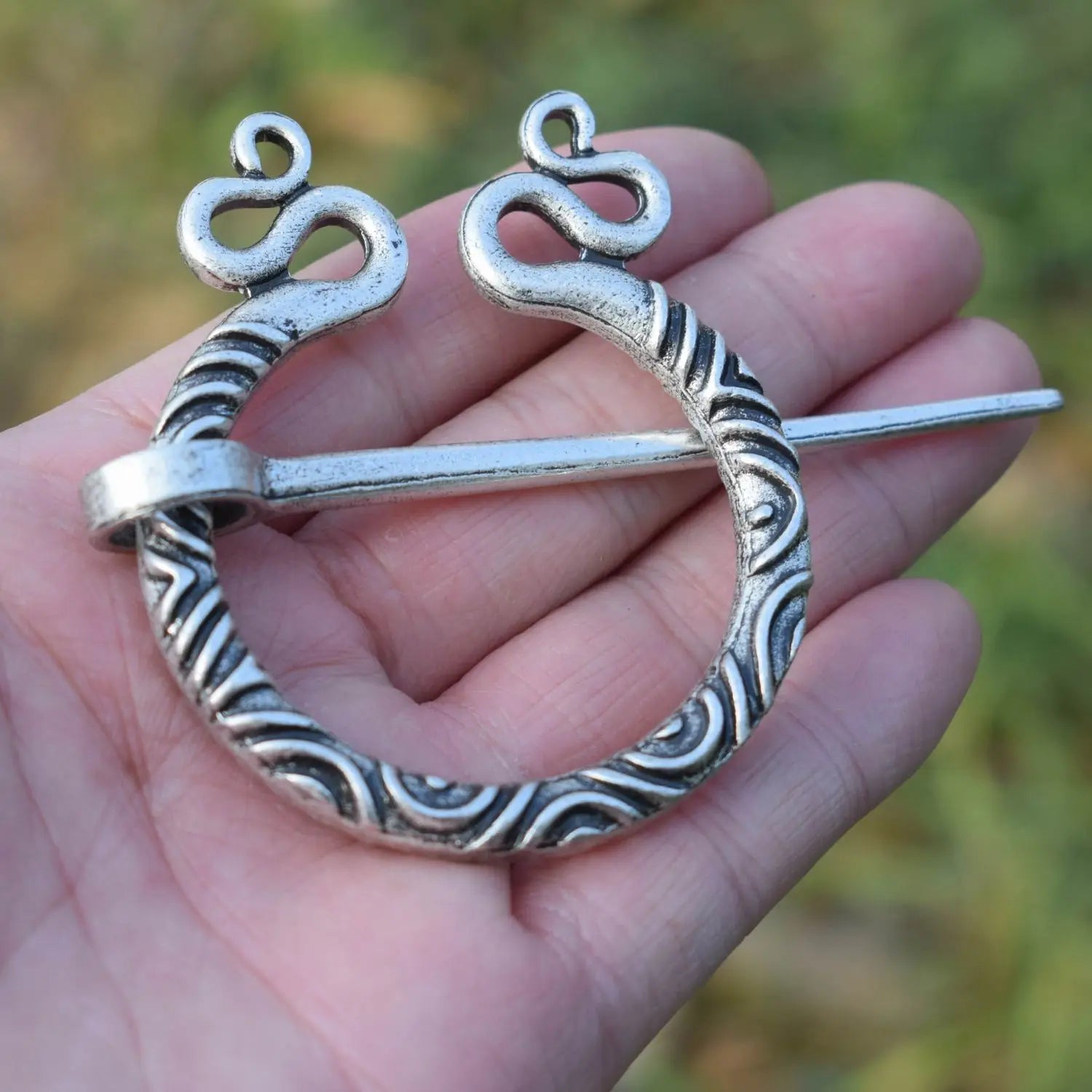 Viking Retro Brooch Shoulder Shawl Scarf Clasp Cloak Pin Medieval Viking Metal Pin Badge