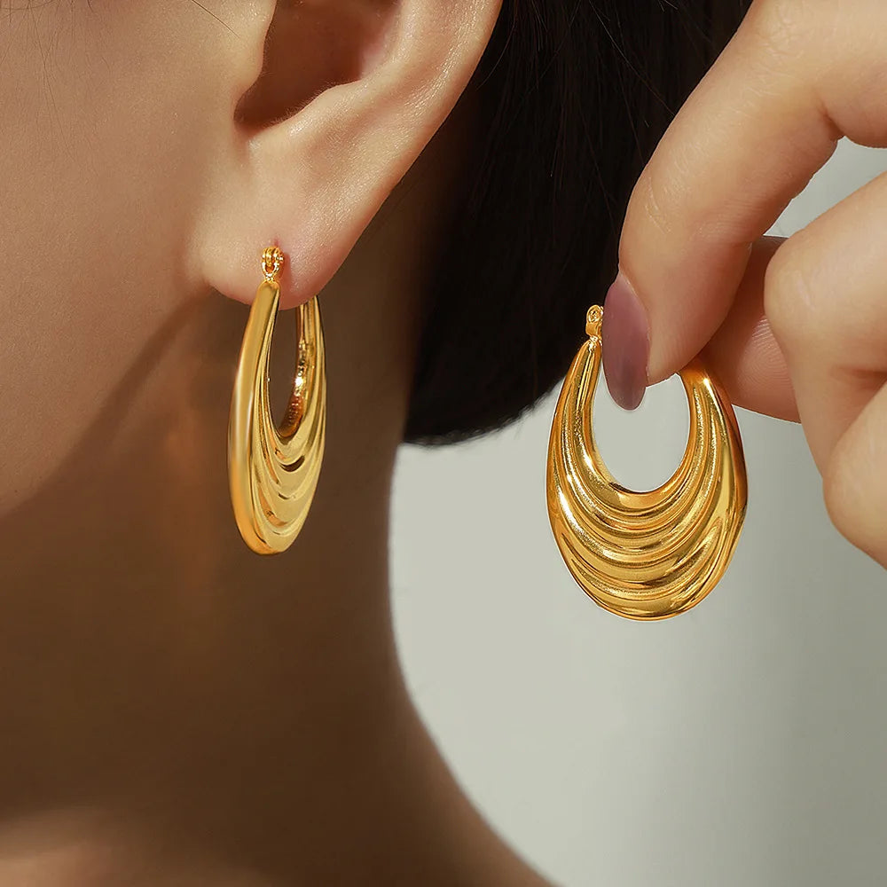 2024 New Hot Sale Croissant Twist Hoop Earrings 18K PVD Gold Plated Stainless Steel Hoop Earrings Jewelry