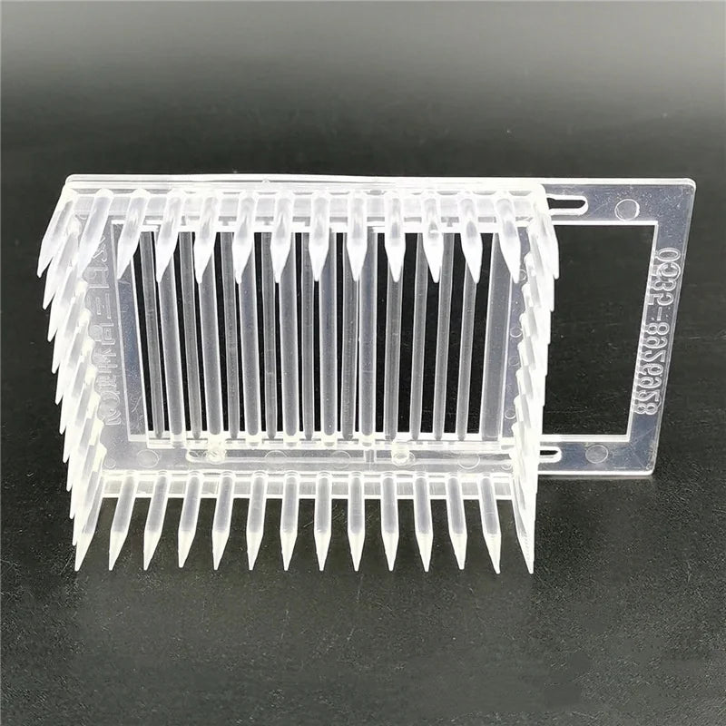 New Transparent Adjustable Plastic Queen Cage with Needle Buckle for Beekeeping