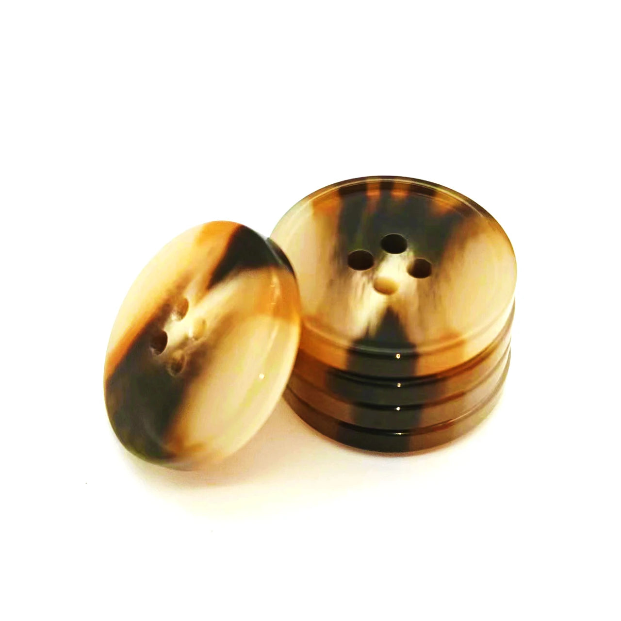 High Quality Eco-Friendly Custom Round 4-Hole Horn Resin Sewing Buttons for Fashion for Clothes Shirts and Suits