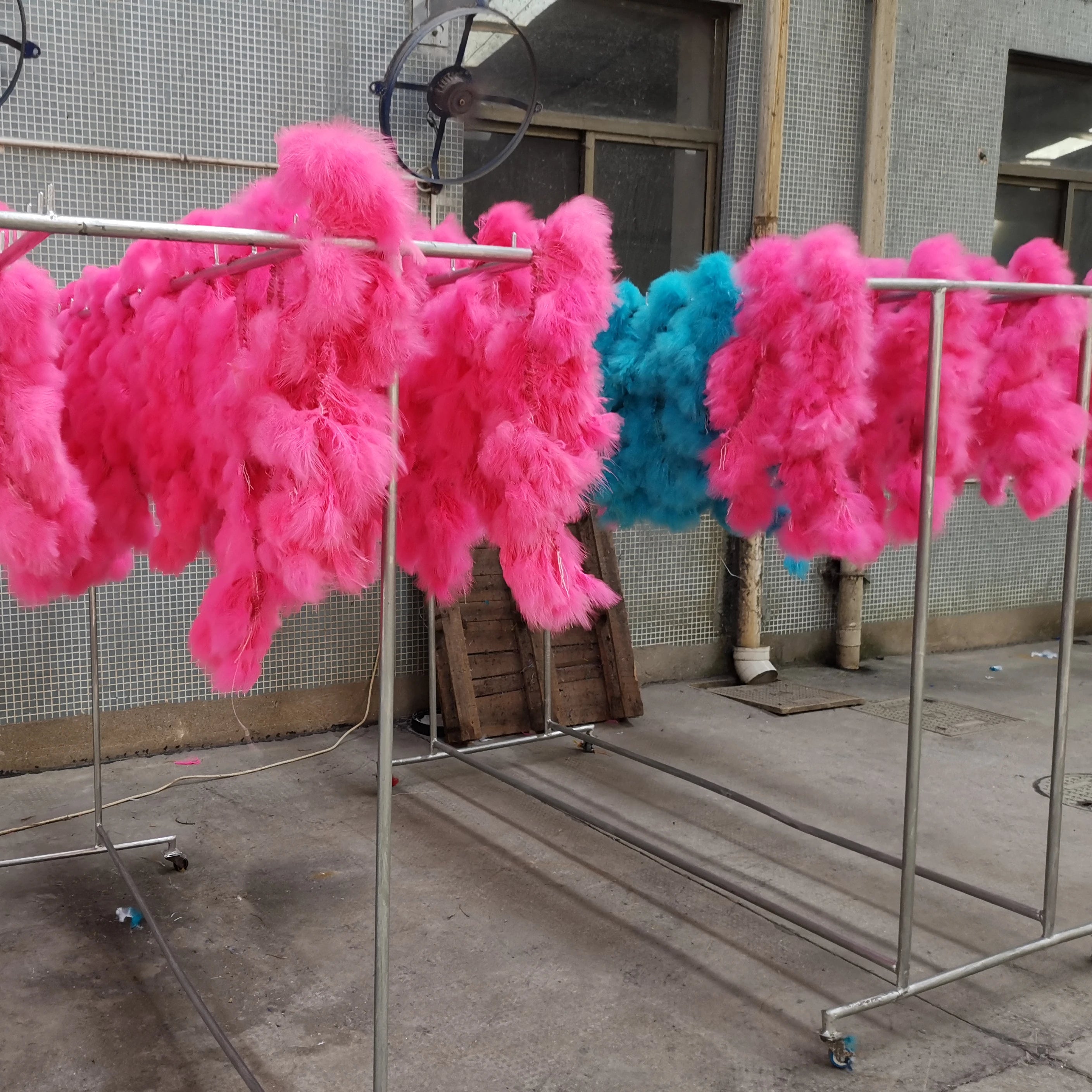 Dyed HP-48 Artificial Turkey Marabou Feather for Wedding Dress Adult Dress Hair Feathers