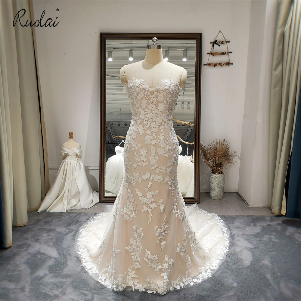 Ruolai QW01061 Simple Strapless Sweetheart Appliqued Beading Wedding Dress Mermaid Sweep Floor Lace Bride Gowns