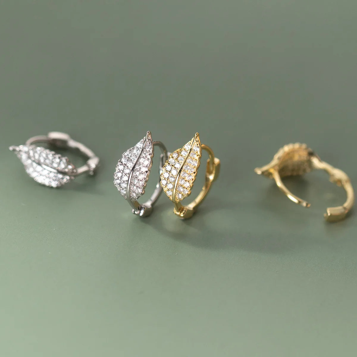 Dainty Cute Design 925 Sterling Silver Shiny White Zircon Leaf Luxury Stud Earrings for Women Girls Fine Jewelry M03464