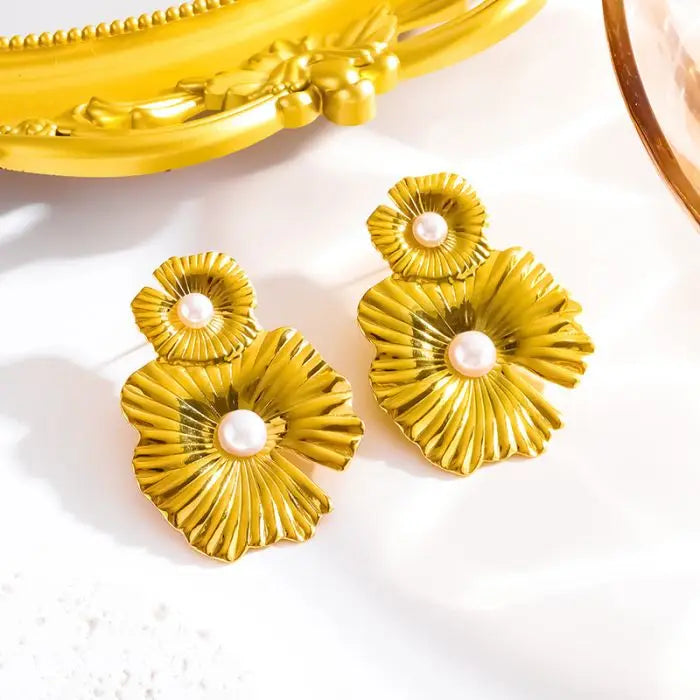 New High-quality 18K Gold Plated Big Pearl Flower Drop Earring Stainless Steel Jewelry