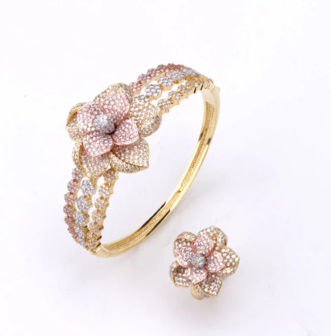 Exaggerated Atmosphere Three-dimensional Hollow Out Flower Bracelet Ring Full Set of Three-color Ornaments Wholesale