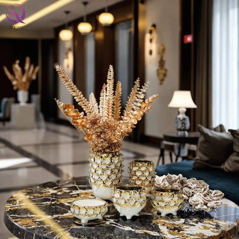Handmade Shell Shaped Decal White Ceramic Vase Modern Gold Plating Decorative Flower Vase for Hotel Event Home Decor