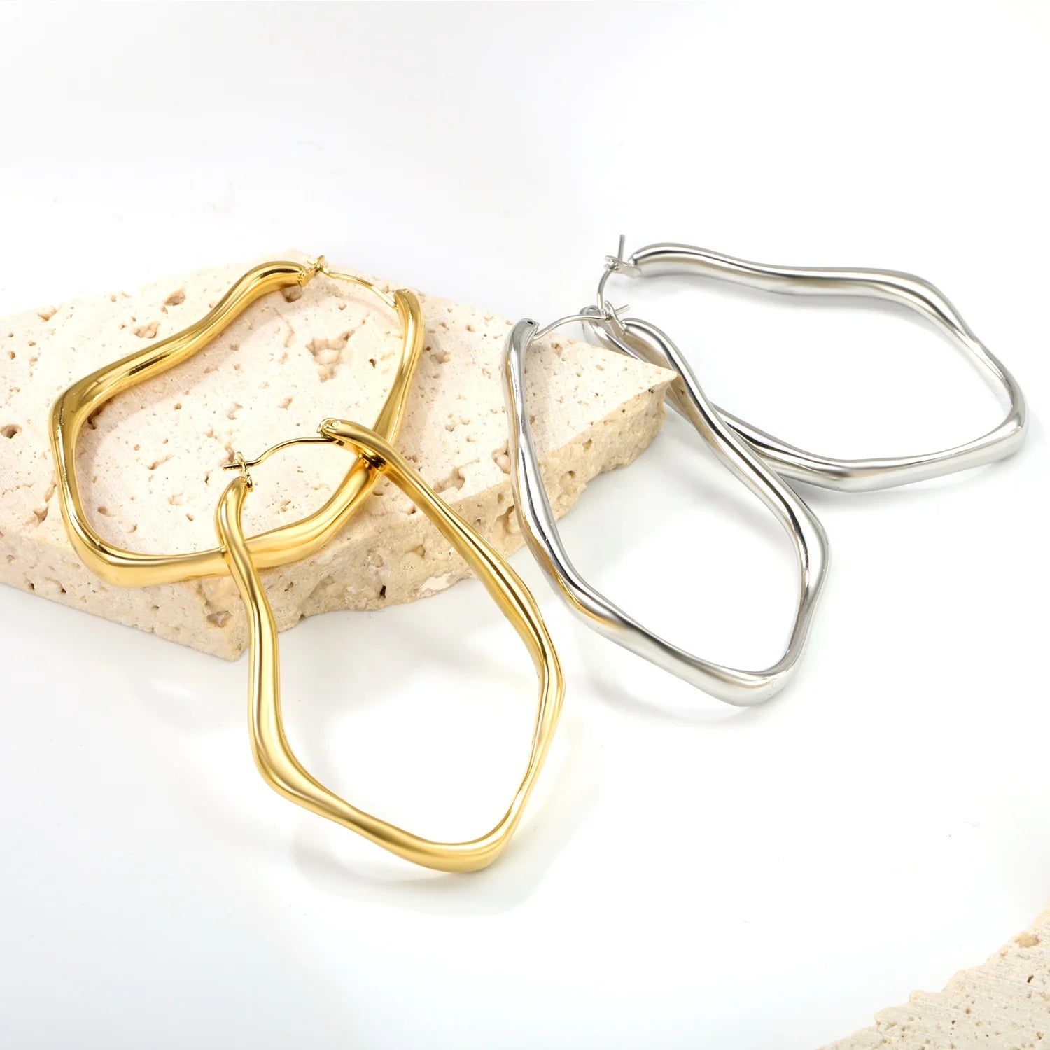 Minimalist Stainless Steel Jewelry Big Earrings Wholesale Custom 18K Gold Plated Geometric Line Design Wave Hoop Earrings
